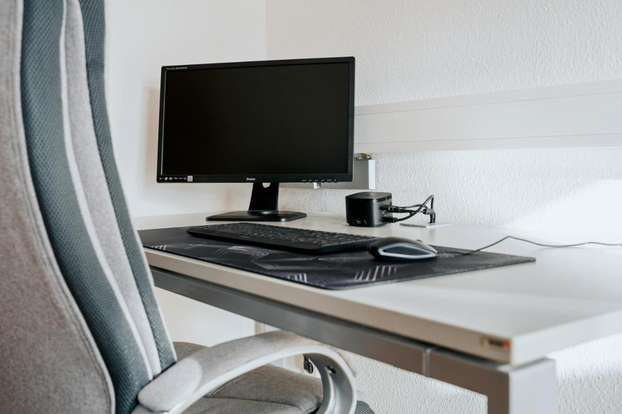Blissplace 3 Zi Premium Apartment Nahe Getec Arena Mit Kingsize Betten Und Balkon Maagdenburg Buitenkant foto