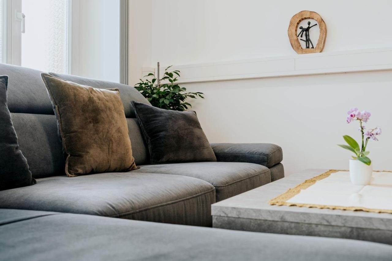 Blissplace 3 Zi Premium Apartment Nahe Getec Arena Mit Kingsize Betten Und Balkon Maagdenburg Buitenkant foto