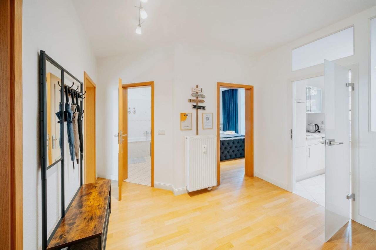 Blissplace 3 Zi Premium Apartment Nahe Getec Arena Mit Kingsize Betten Und Balkon Maagdenburg Buitenkant foto