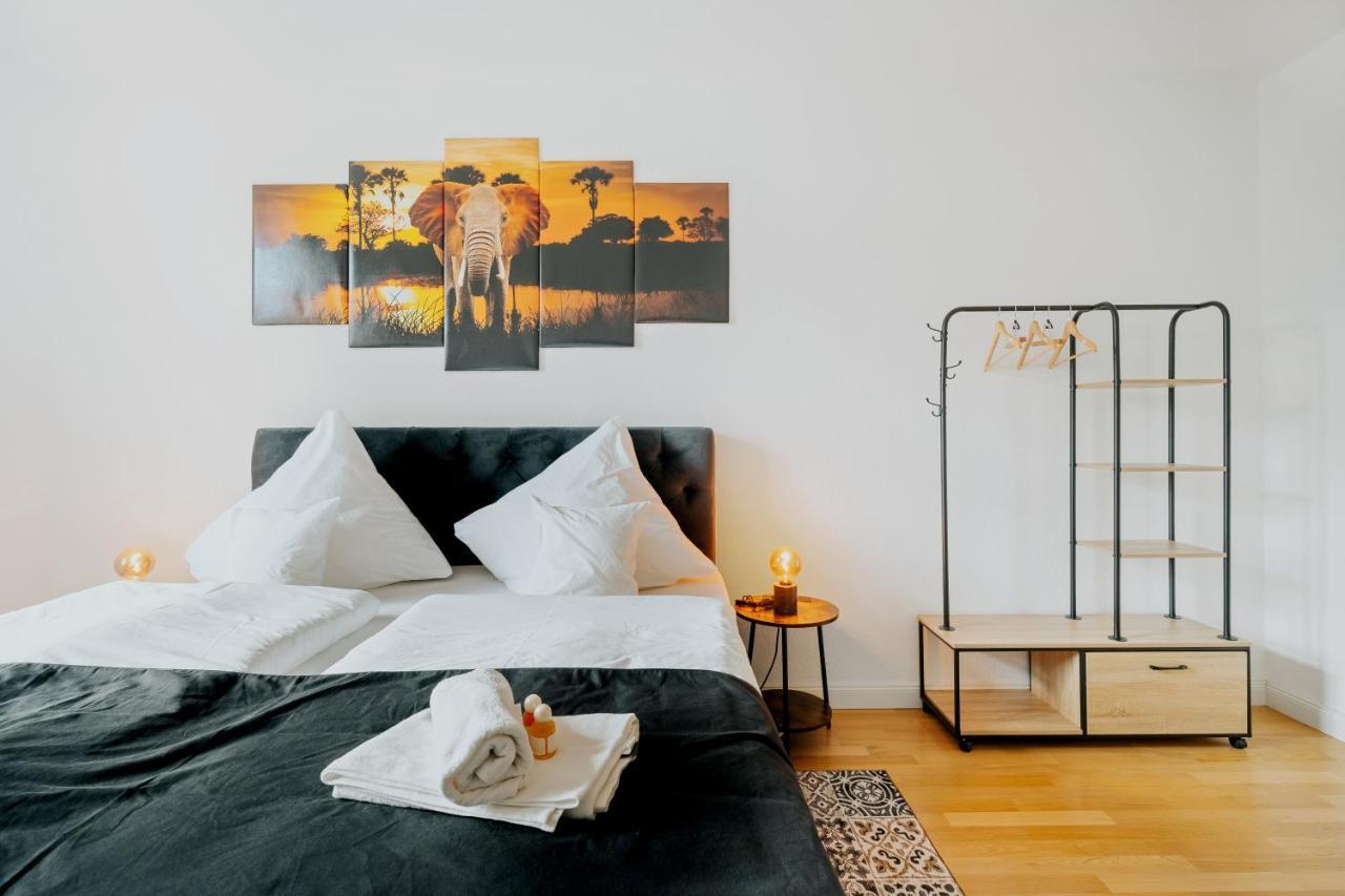 Blissplace 3 Zi Premium Apartment Nahe Getec Arena Mit Kingsize Betten Und Balkon Maagdenburg Buitenkant foto